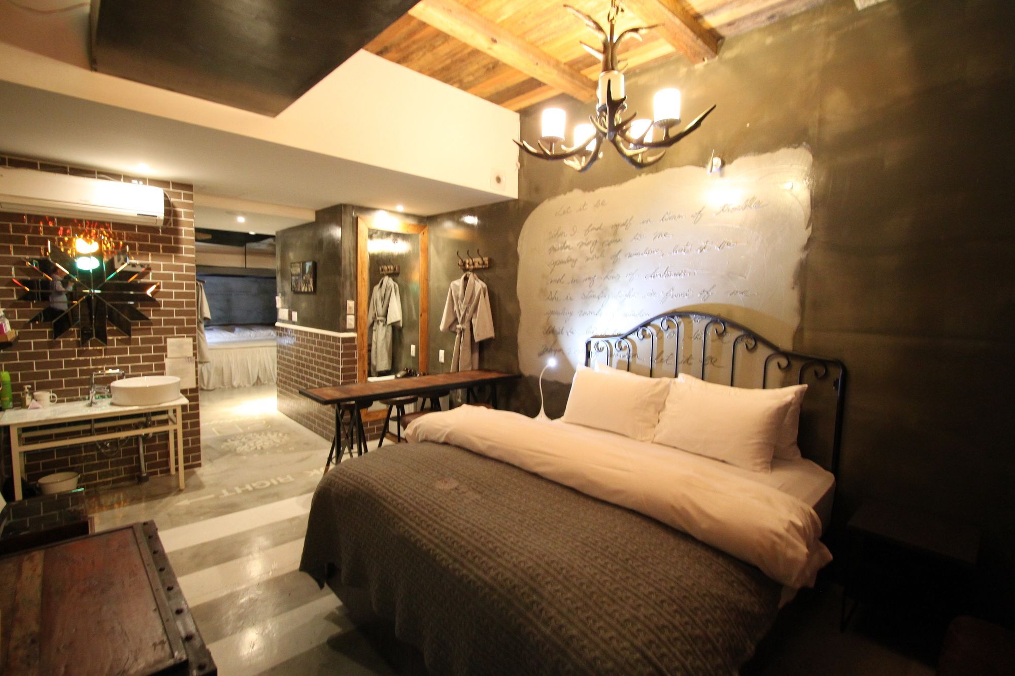 February Hotel Hwanggeum Daegu Zewnętrze zdjęcie